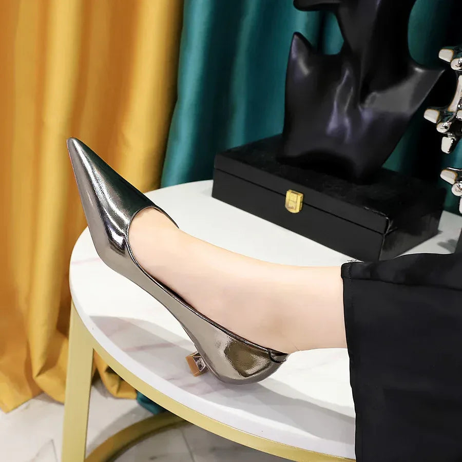 Retro Minimalism Low-cut Heels - Viexta