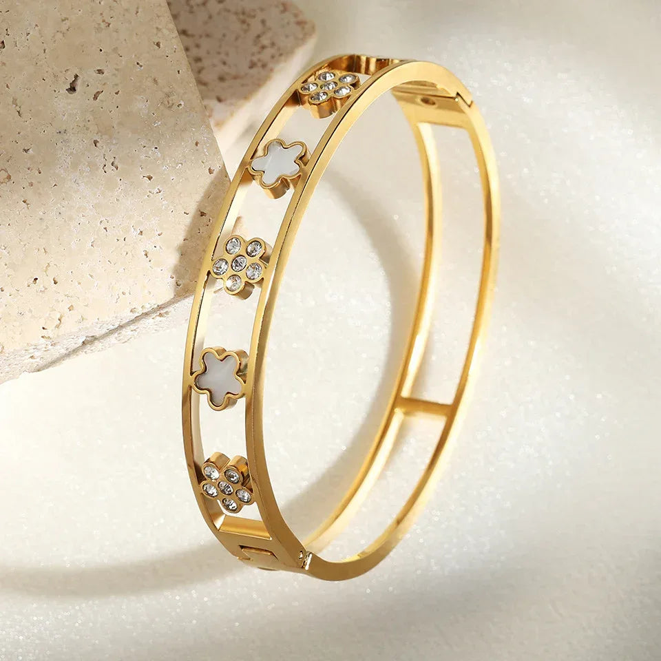 Multi-Diamond Five-leaf Kada - Viexta