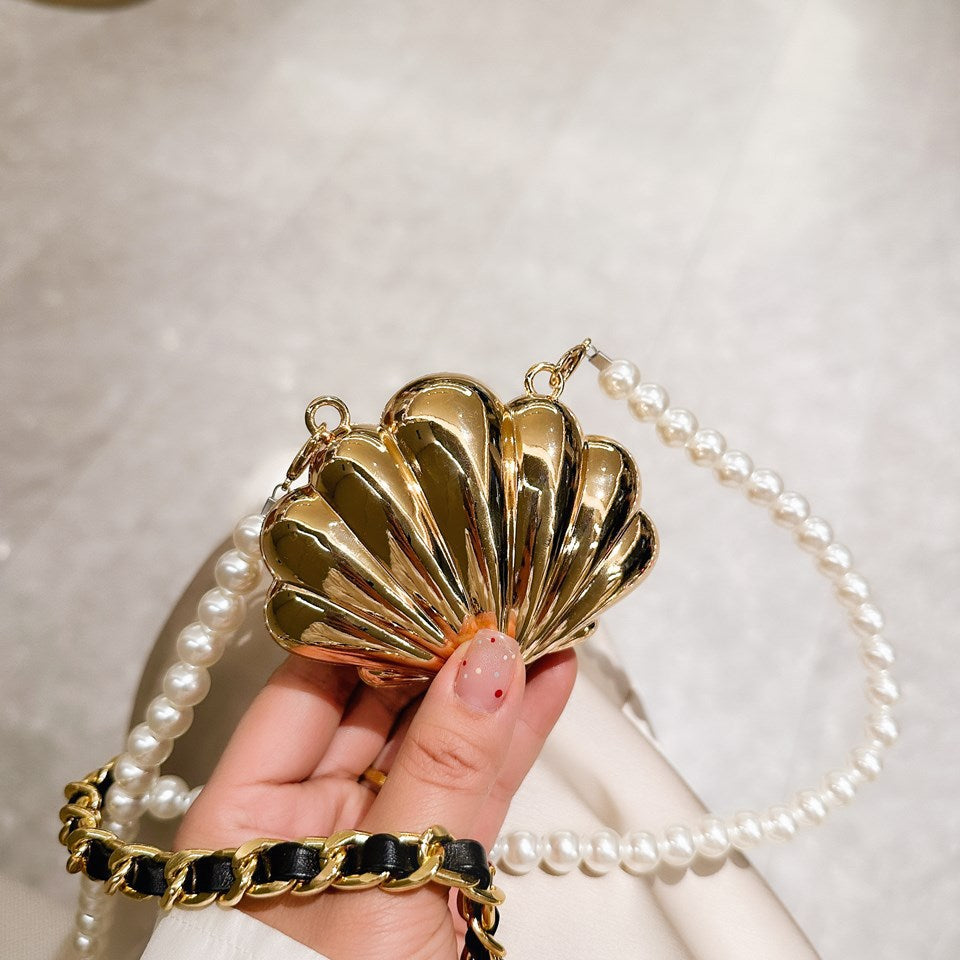 Mini Lip One Shoulder Bag