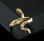 Rhinestone snake shaped ring - Viexta