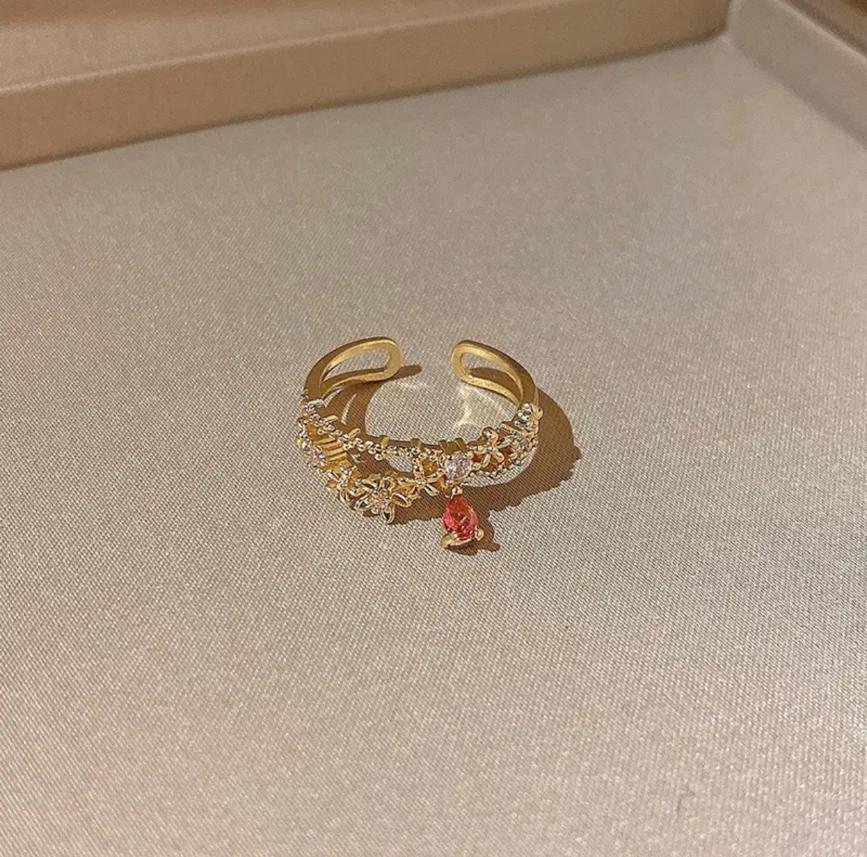 Layered Gilded Garland Ring - Viexta