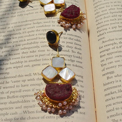 Classy Pendulam MOP(Druzy) Earring