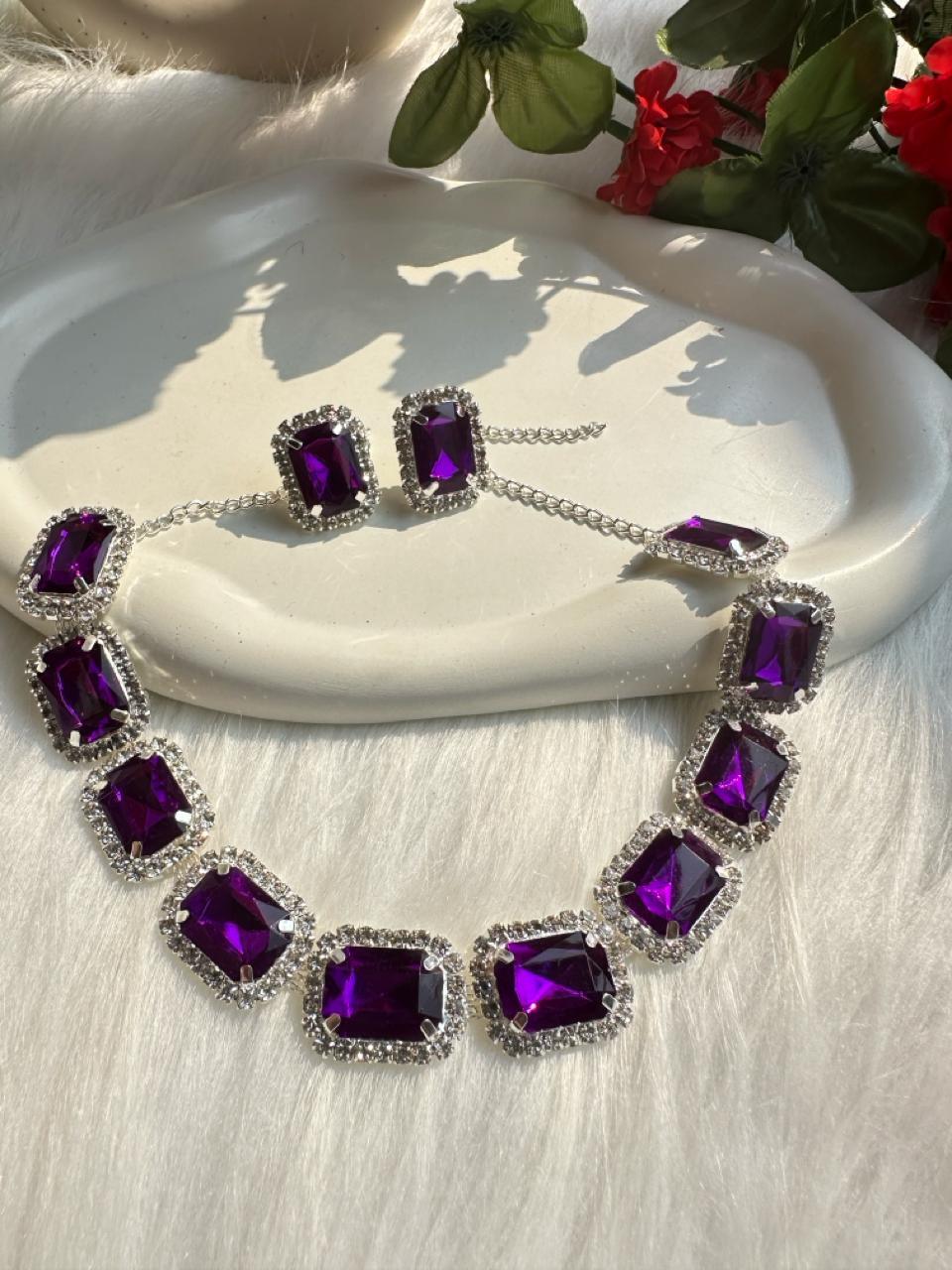 Ad Stone Neckpiece with Stud - Viexta