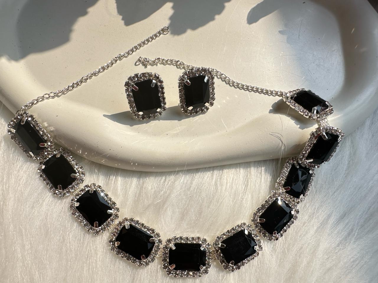 Ad Stone Neckpiece with Stud