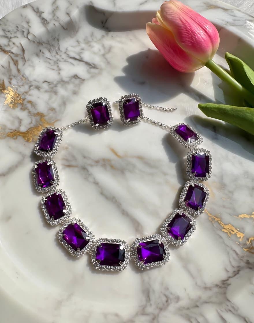 Ad Stone Neckpiece with Stud