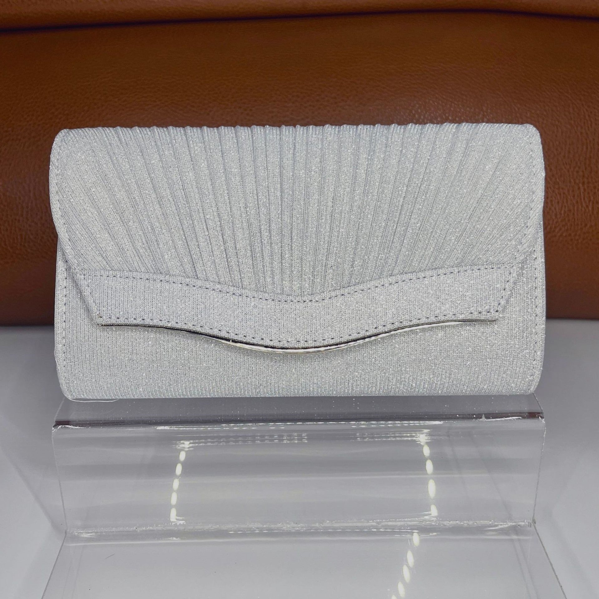 Dinner Flip Solid Color Clutch