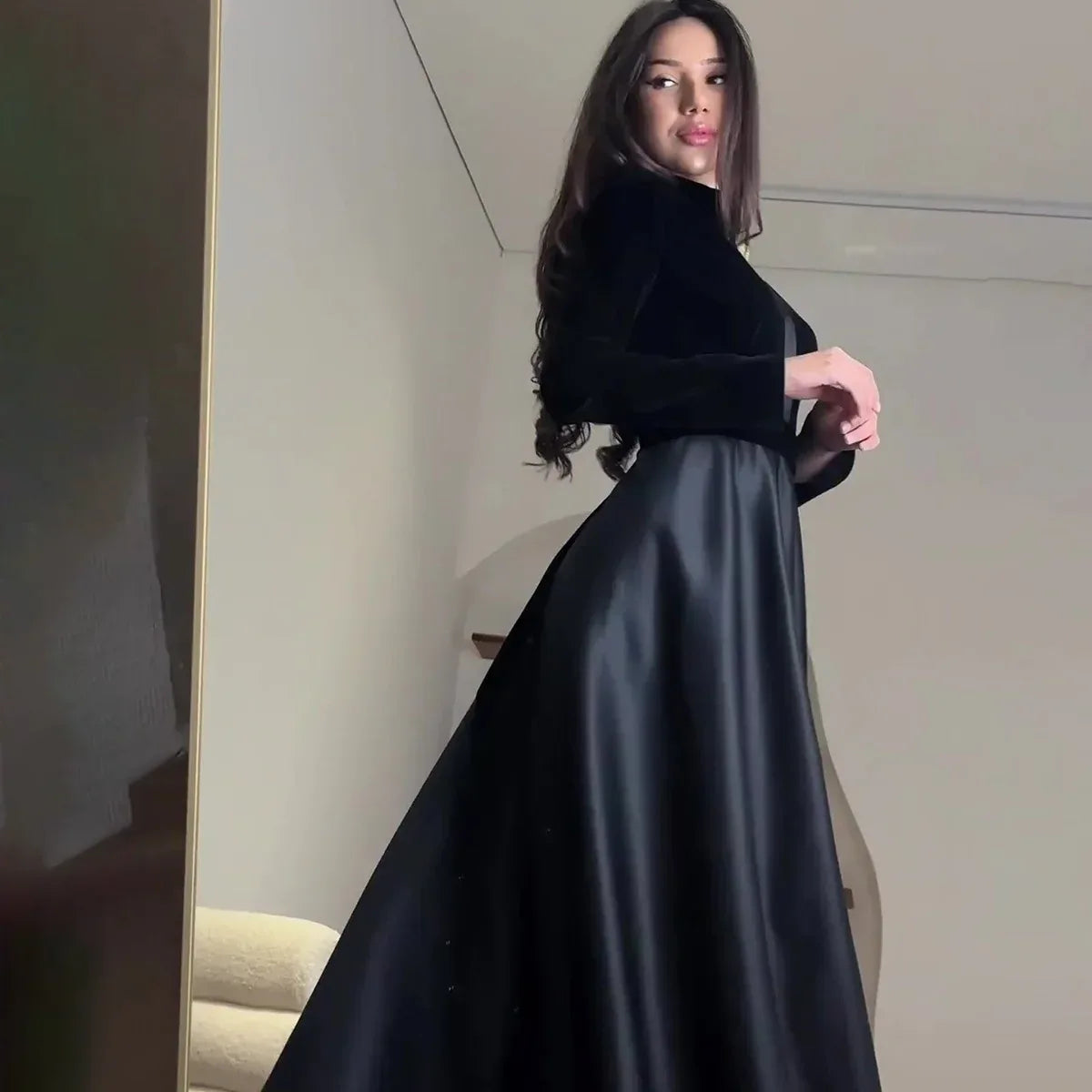Gold Velvet Round-neck Long-sleeved Dress - Viexta