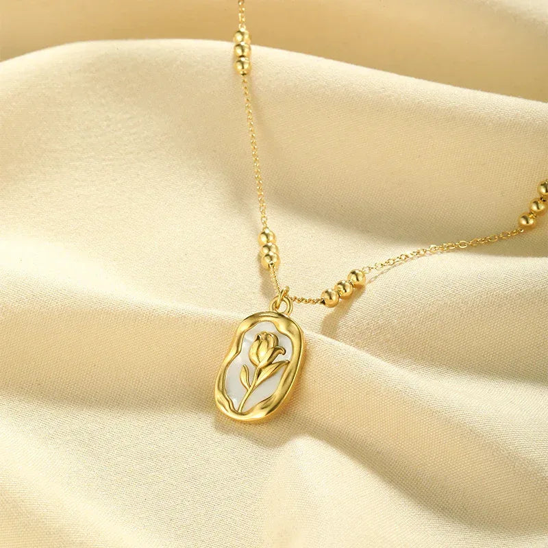 Rose White Shell Pendant Neckpiece - Viexta
