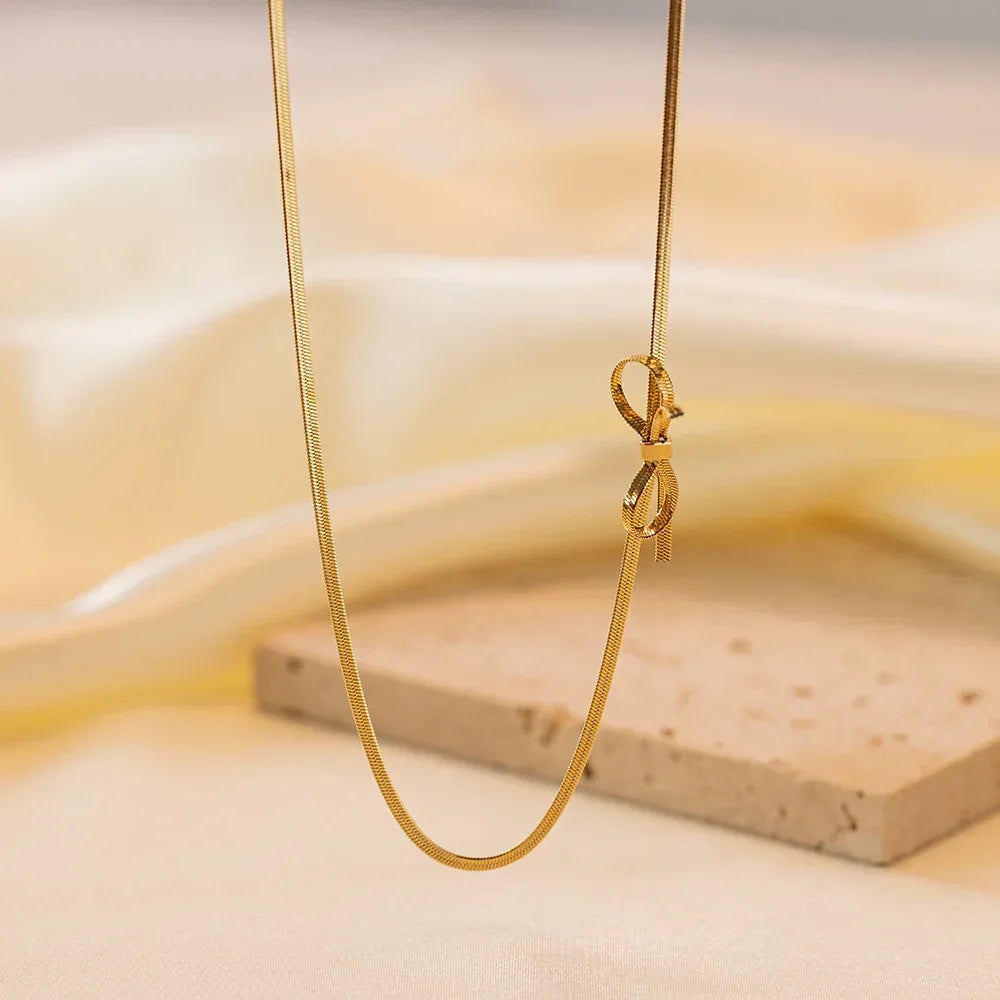 Fashion Minimalist Bowknot Necklace - Viexta