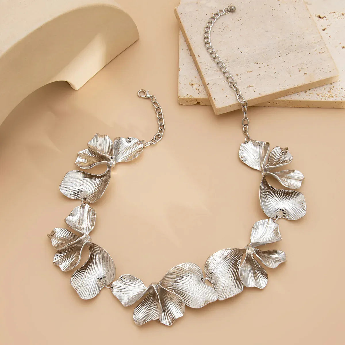 Pleated Texture Flower Necklace - Viexta