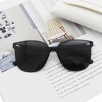Large Framed Black Sunglasses - Viexta