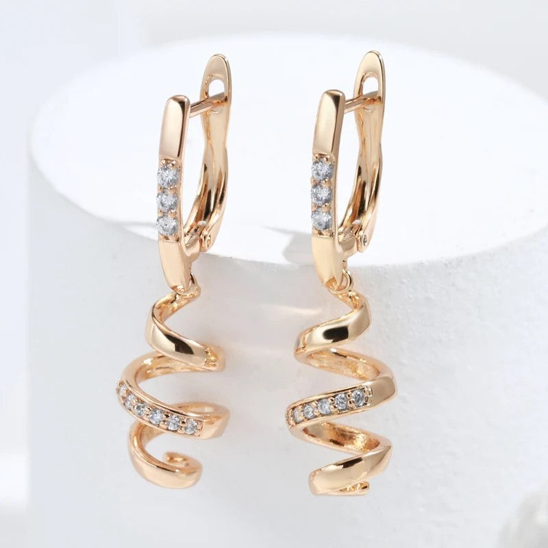 Luxe D-shaped Earring