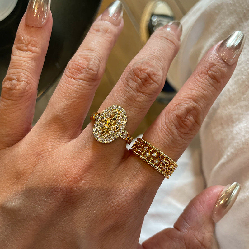 Old-money-style Index Finger Ring