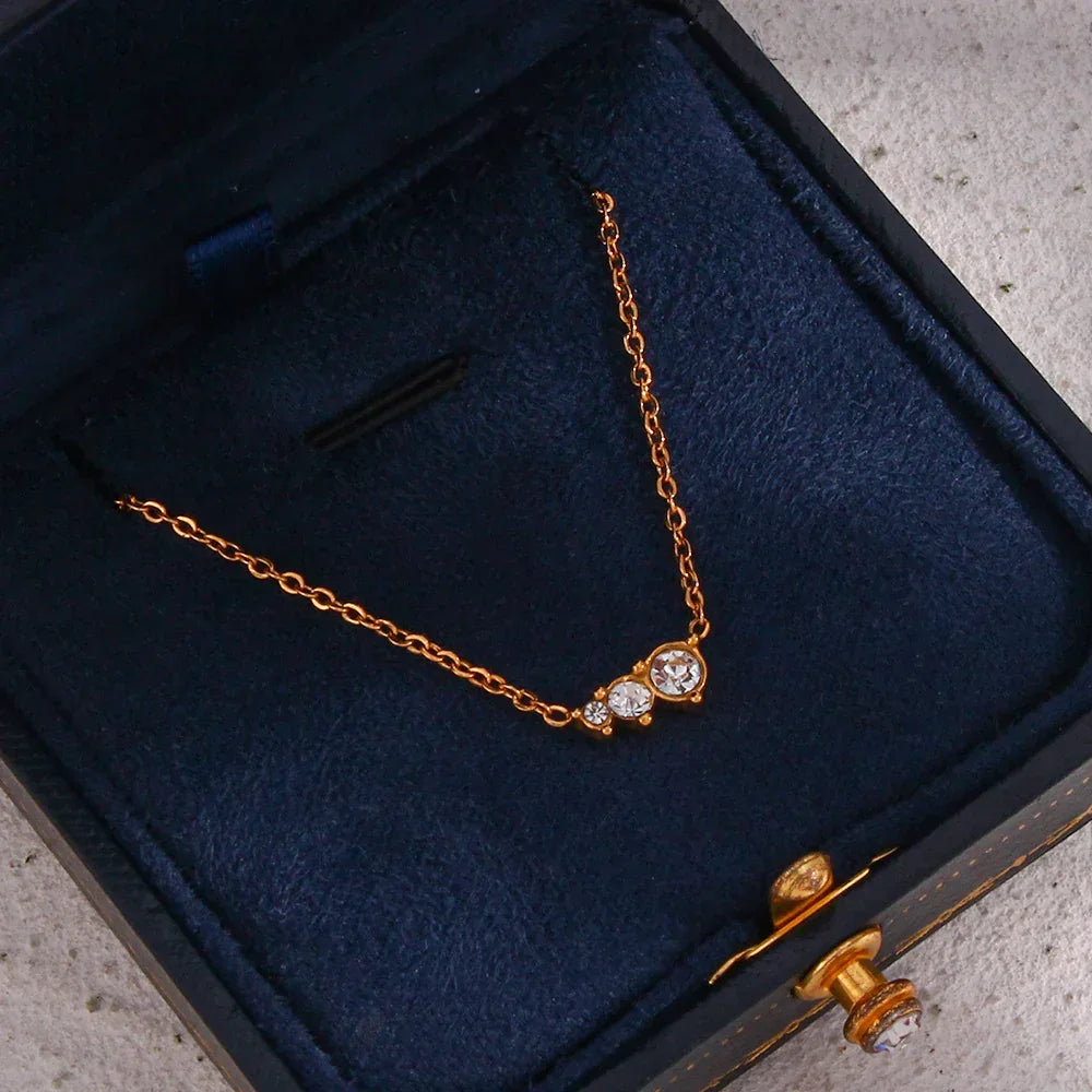 Titania Diamond Necklace - Viexta