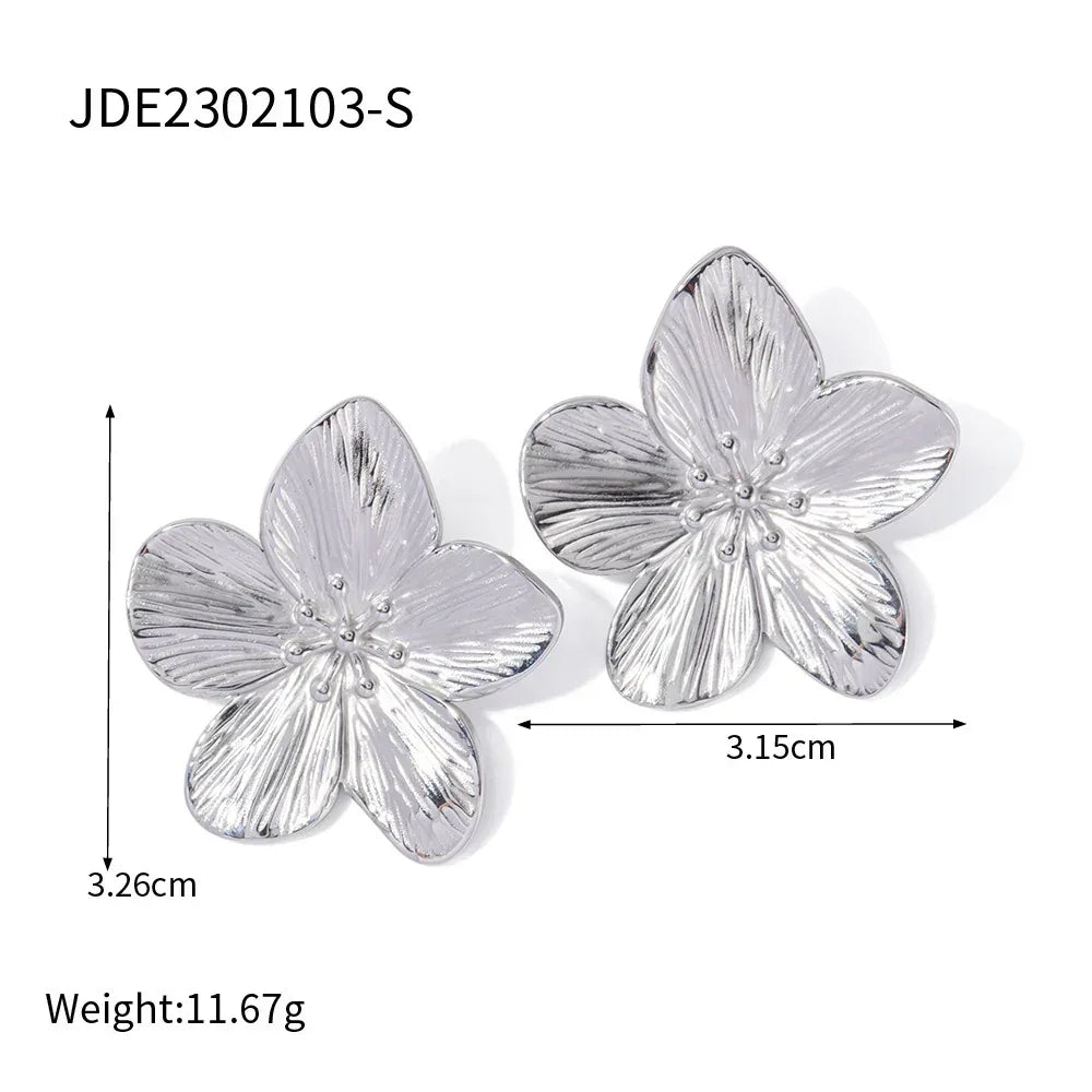 matte-retro-gold-stainless-steel-flower-stud-earrings - Viexta