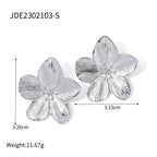 matte-retro-gold-stainless-steel-flower-stud-earrings - Viexta
