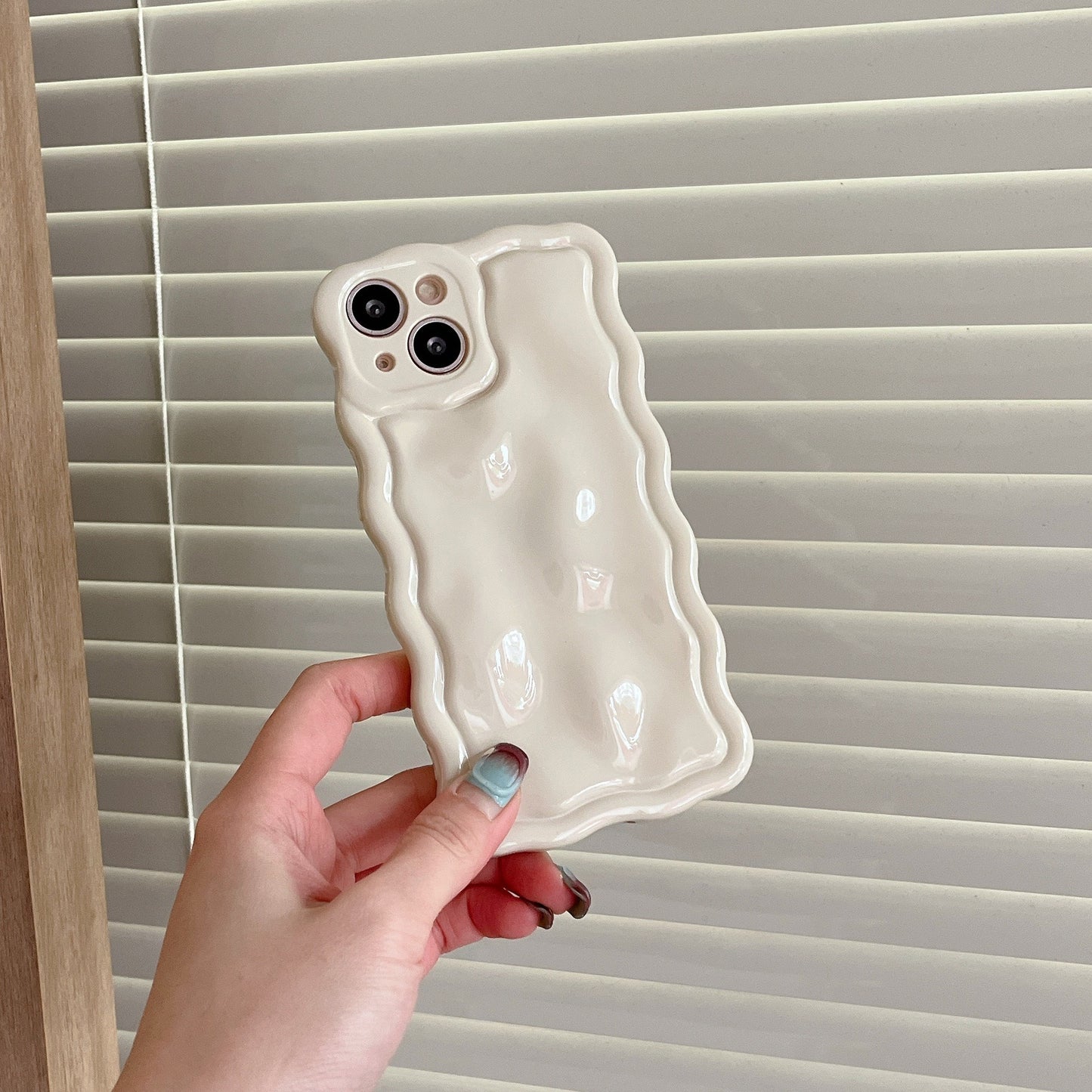 Niche Wind Wave Shell iPhone case