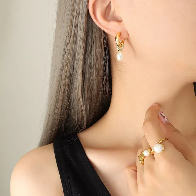 baroque-imitation-pearl-c-shaped-stud-earrings - Viexta