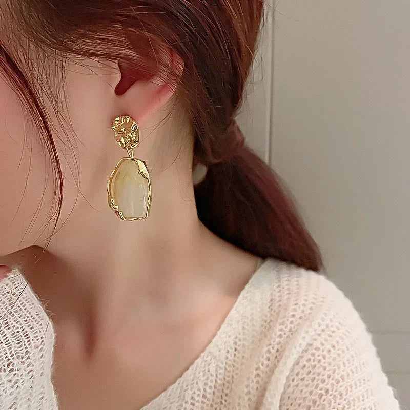 Retro Maillard Irregular Earrings - Viexta