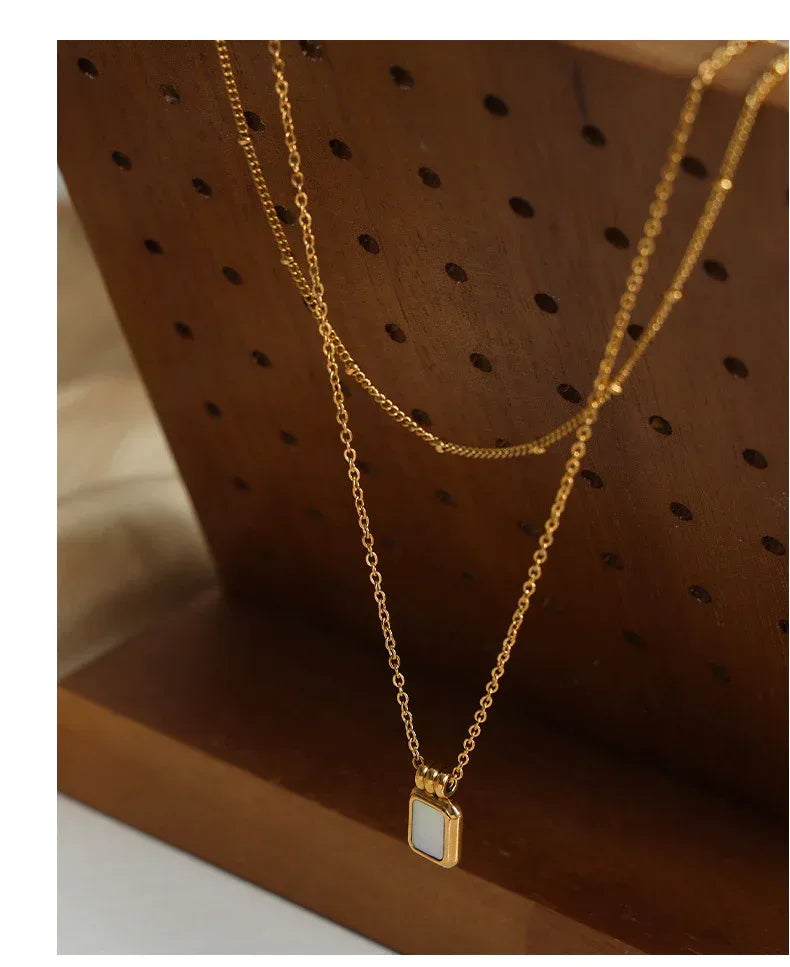 White Sea Shell Titanium Steel Gold-plated Necklace - Viexta
