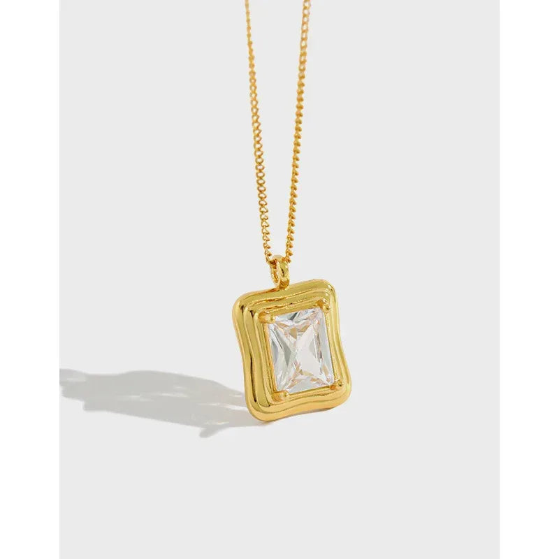 Dainty Square Neckpiece - Viexta