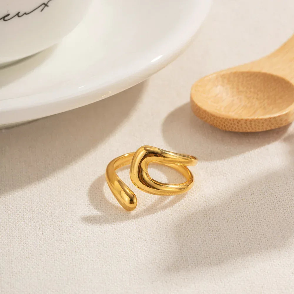 Hollow Irregular Ring - Viexta