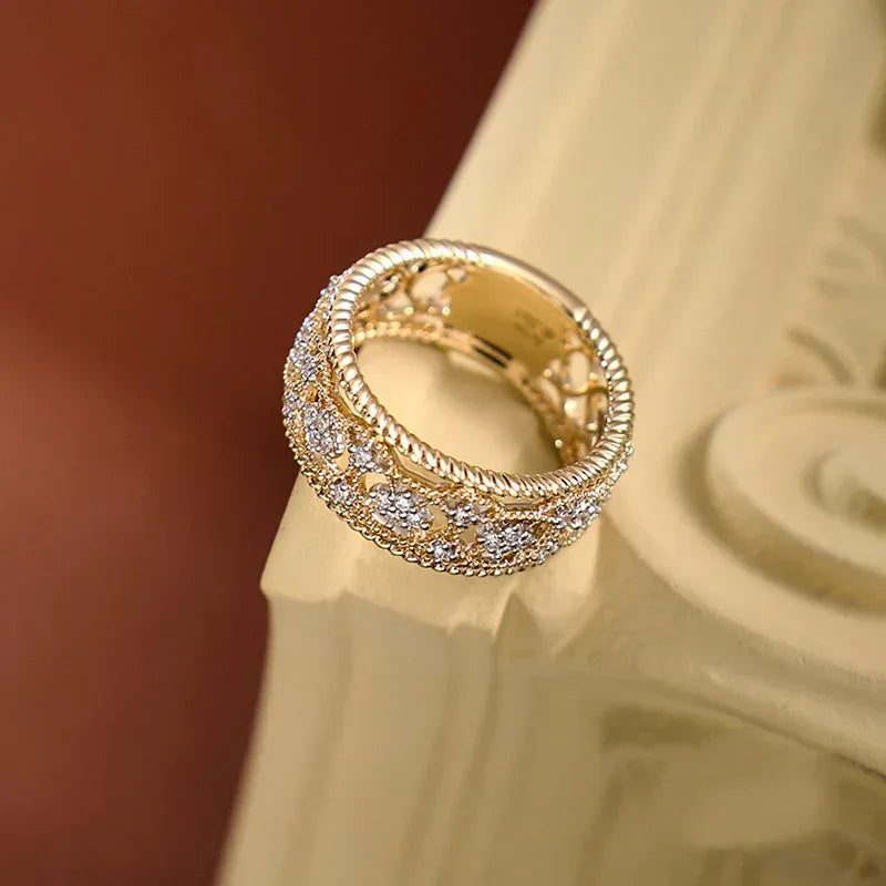 Carved Gold Vintage Ring - Viexta