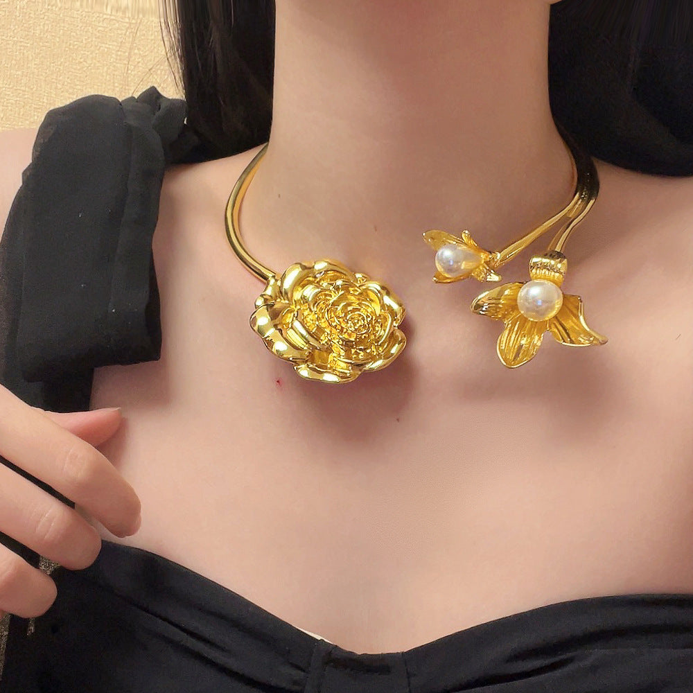 Exaggerated Three-dimensional Pearl Flower Camellia Collar Necklace