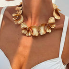Pleated Texture Flower Necklace - Viexta