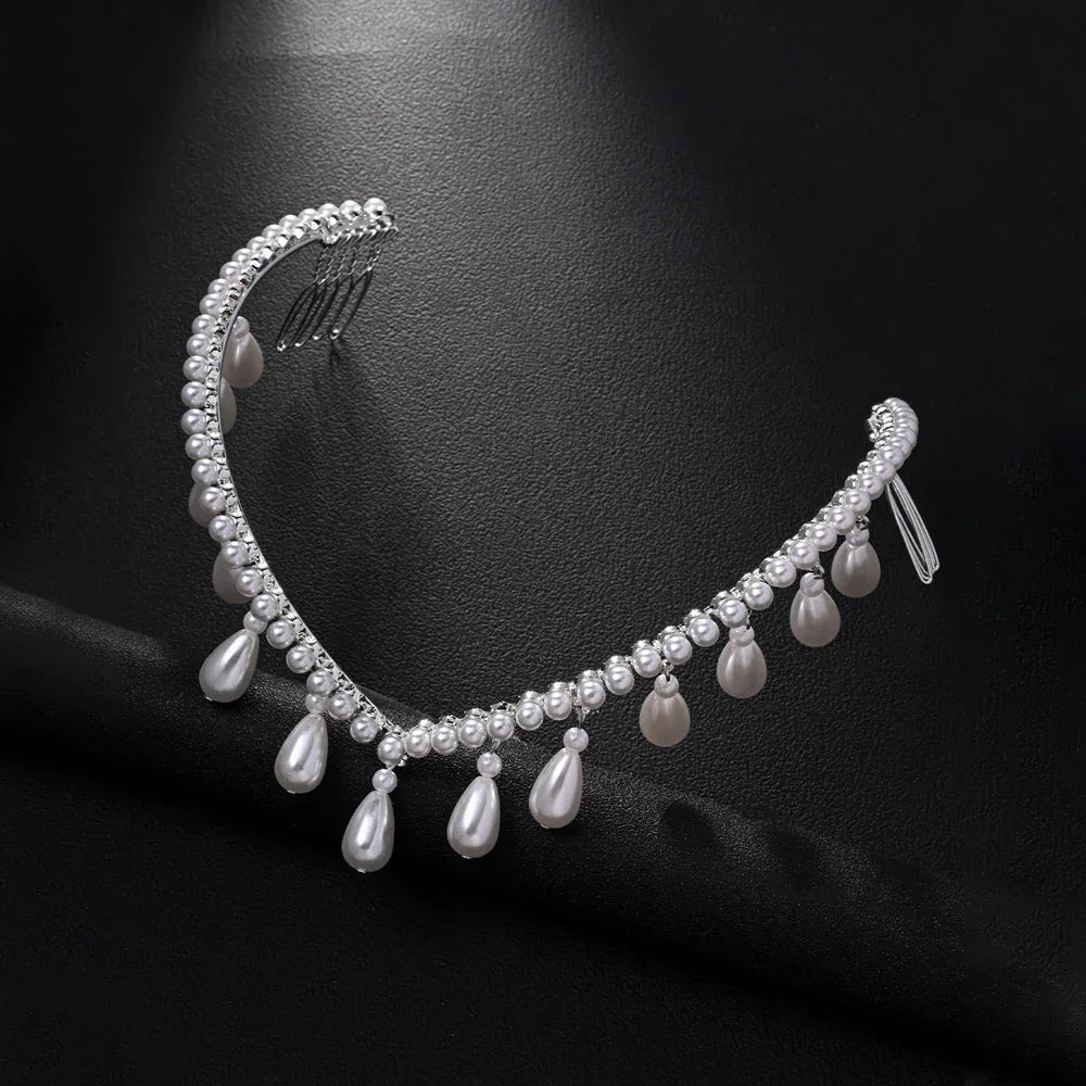 Elegant Bridal Headpiece With Toothed Waterdrop Design