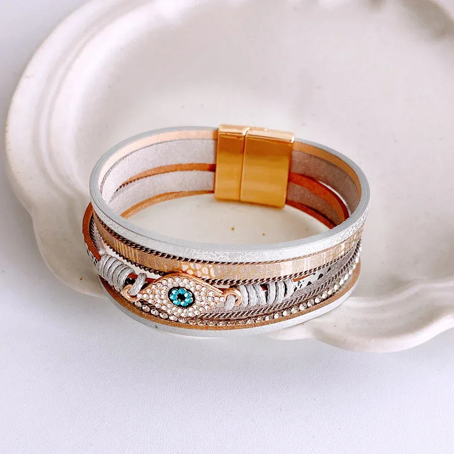 Diamond-embedded Bracelet - Viexta