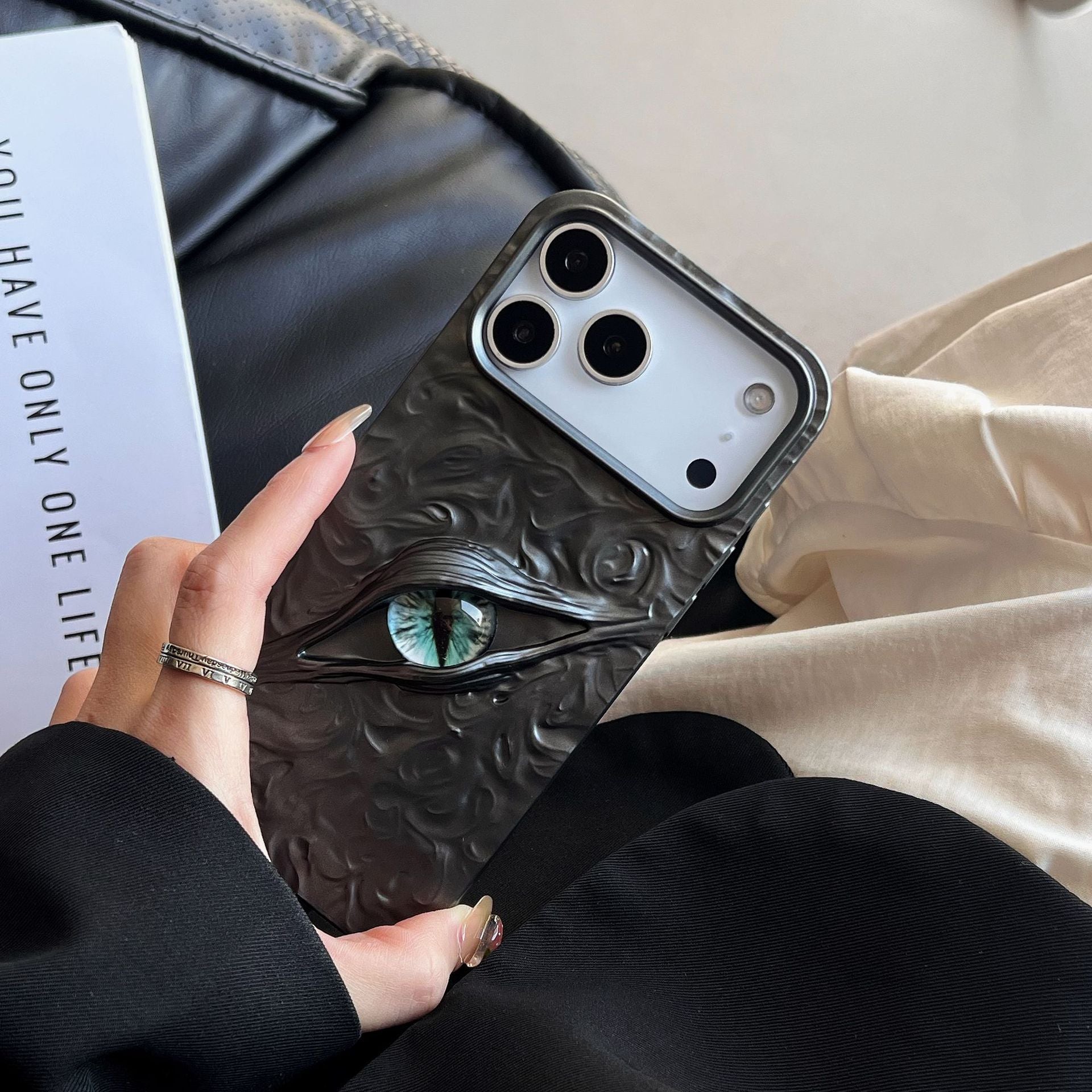 High-grade Electroplated Tin Paper Pattern Stereo Eyes iPhone Case