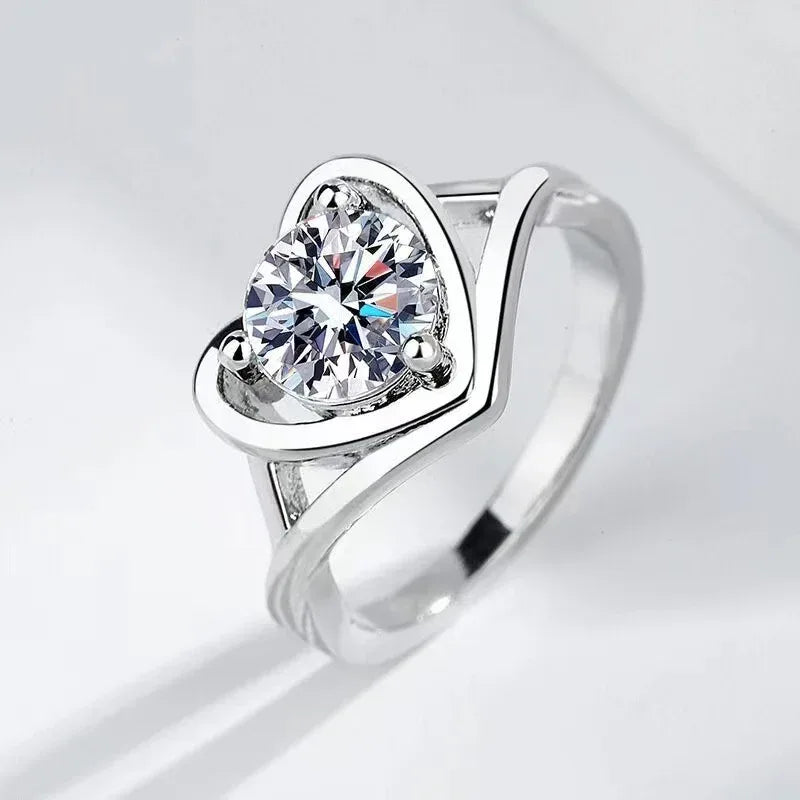 Moissanite Heart Ring - Viexta