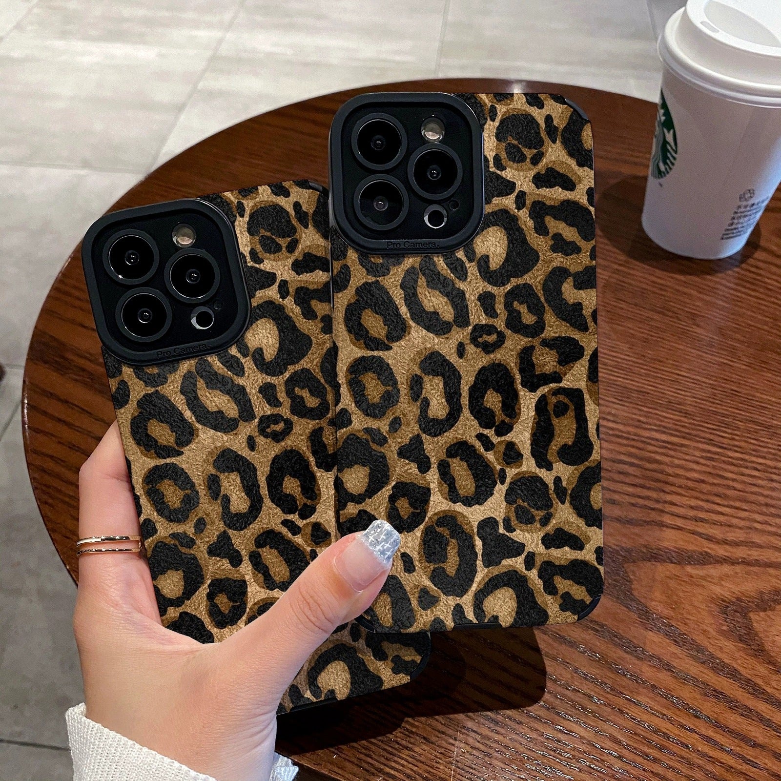 gold-leopard-iphone-case