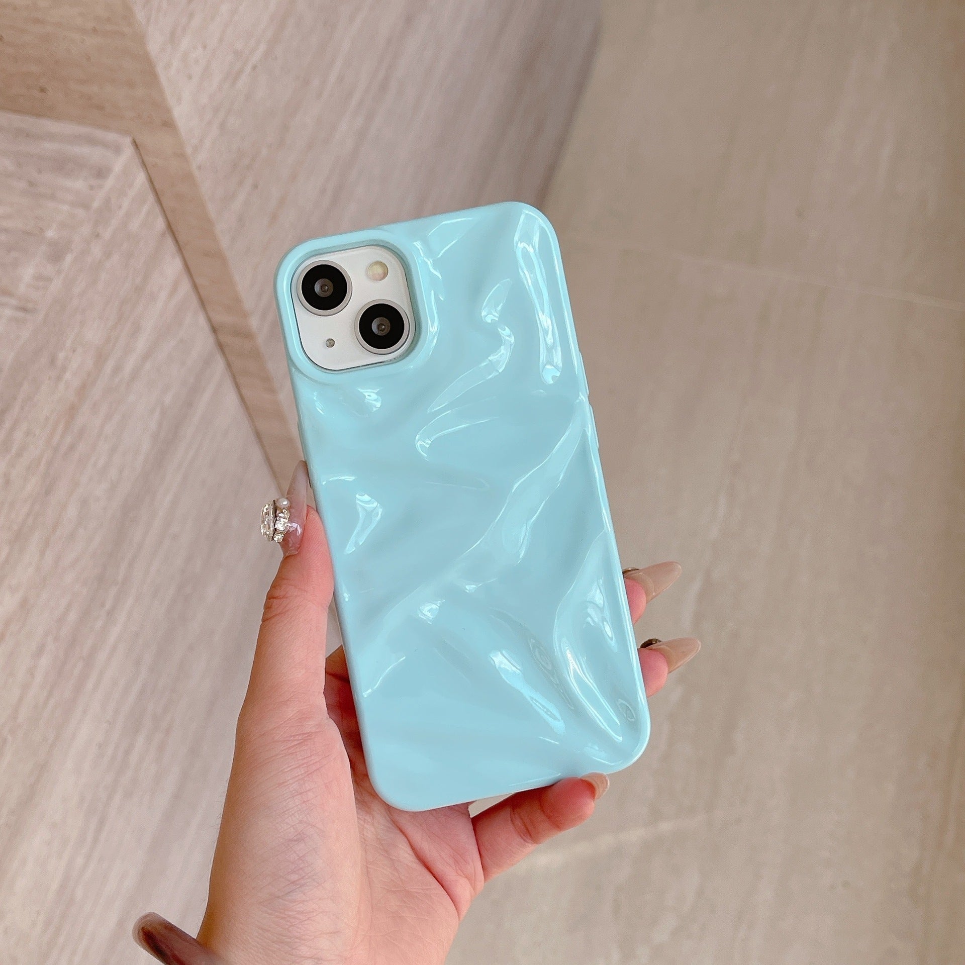 Electroplating Three-dimensional Pleated iPhone Case