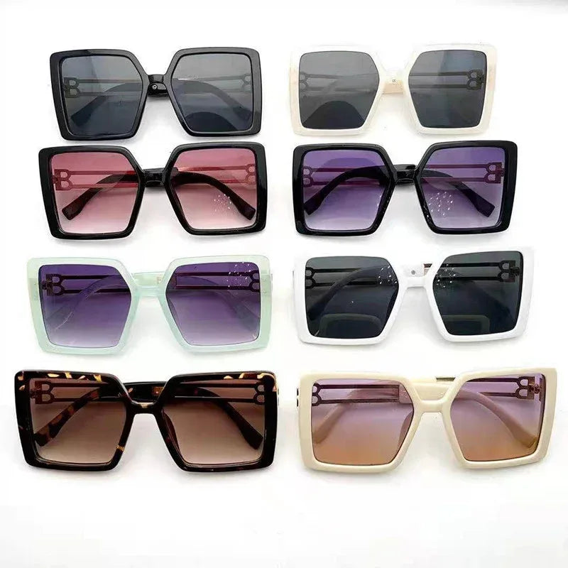 Large Frame Sunglasses With Metal Legs - Viexta