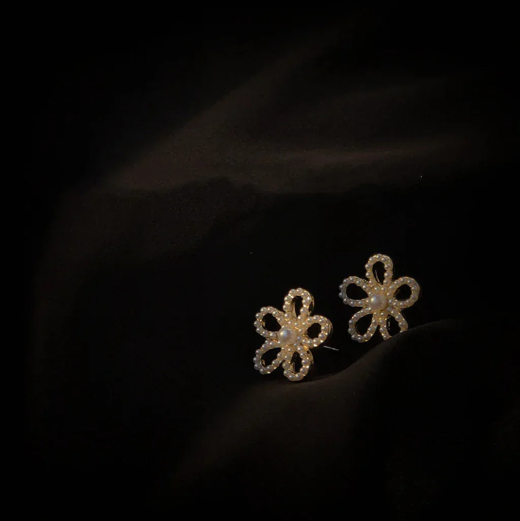 Silver Needle Pearl Flower Earrings - Viexta