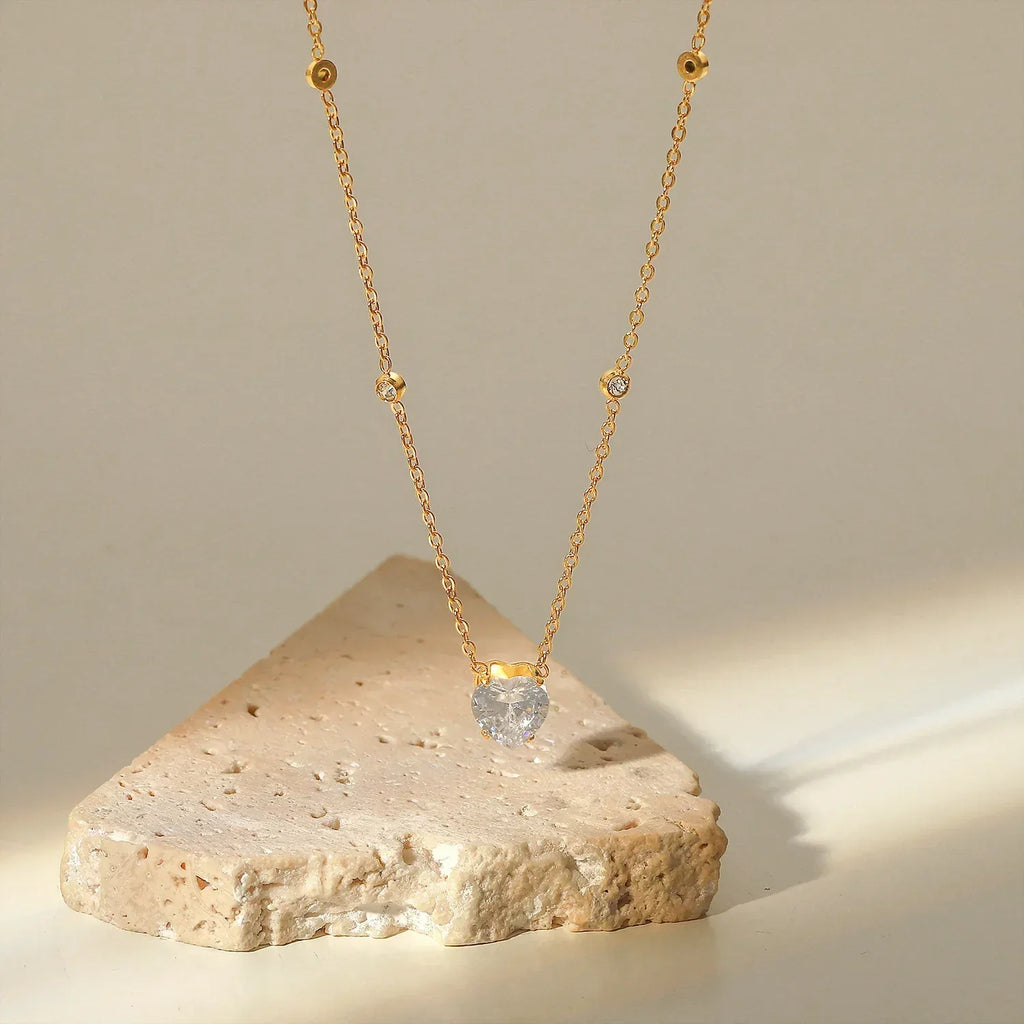 18k-gold-plated-stainless-steel-white-heart-shape-zircon-necklace - Viexta