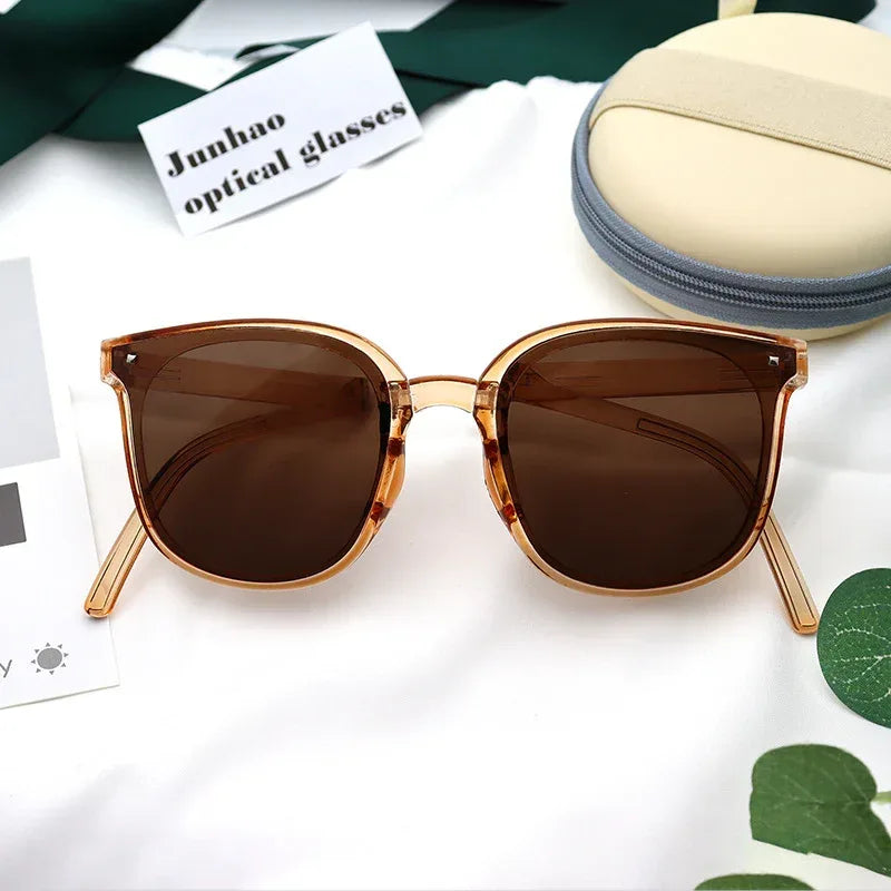 Fashionable Retro Sun Protection Folding Sunglasses - Viexta