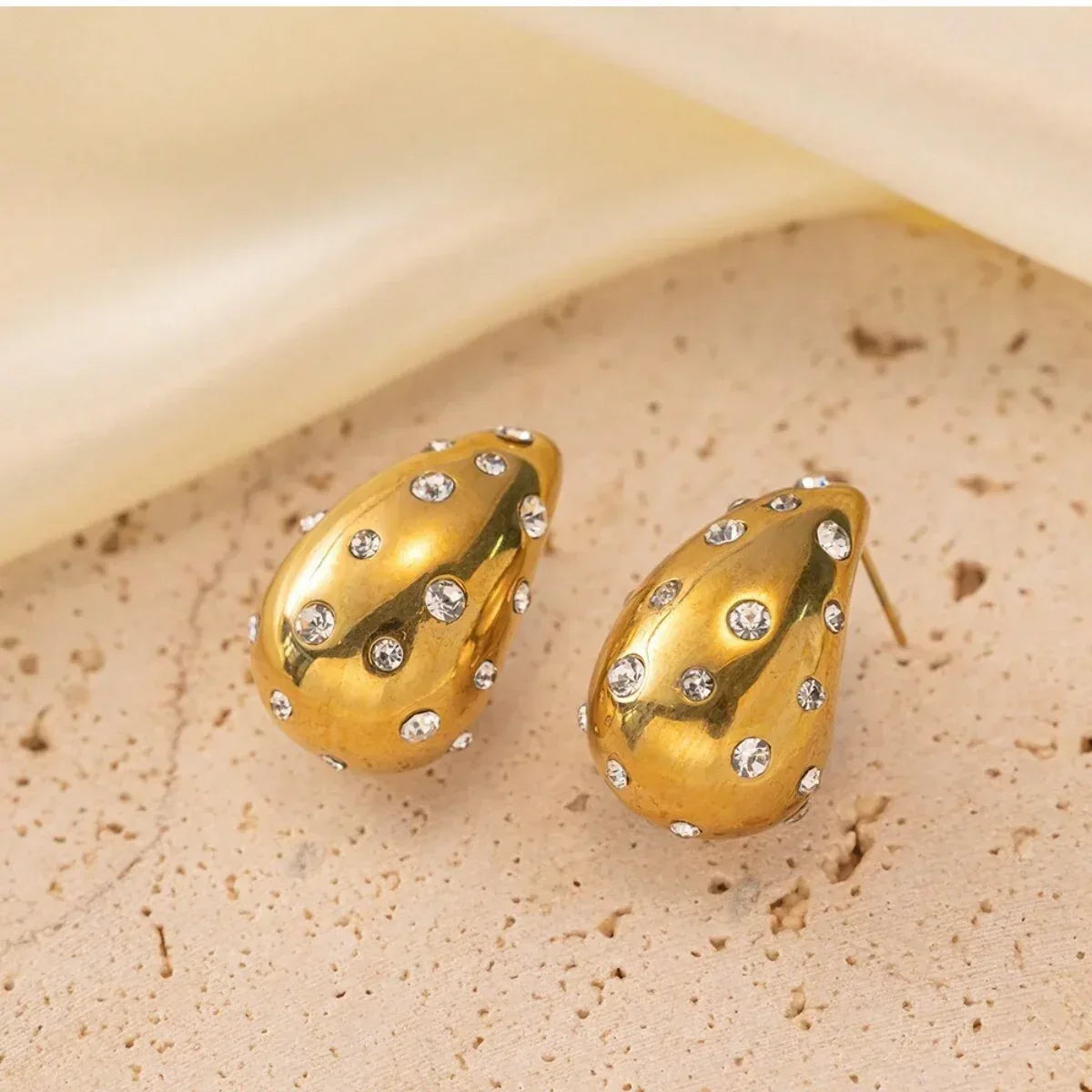 Lily Ear Studs - Viexta