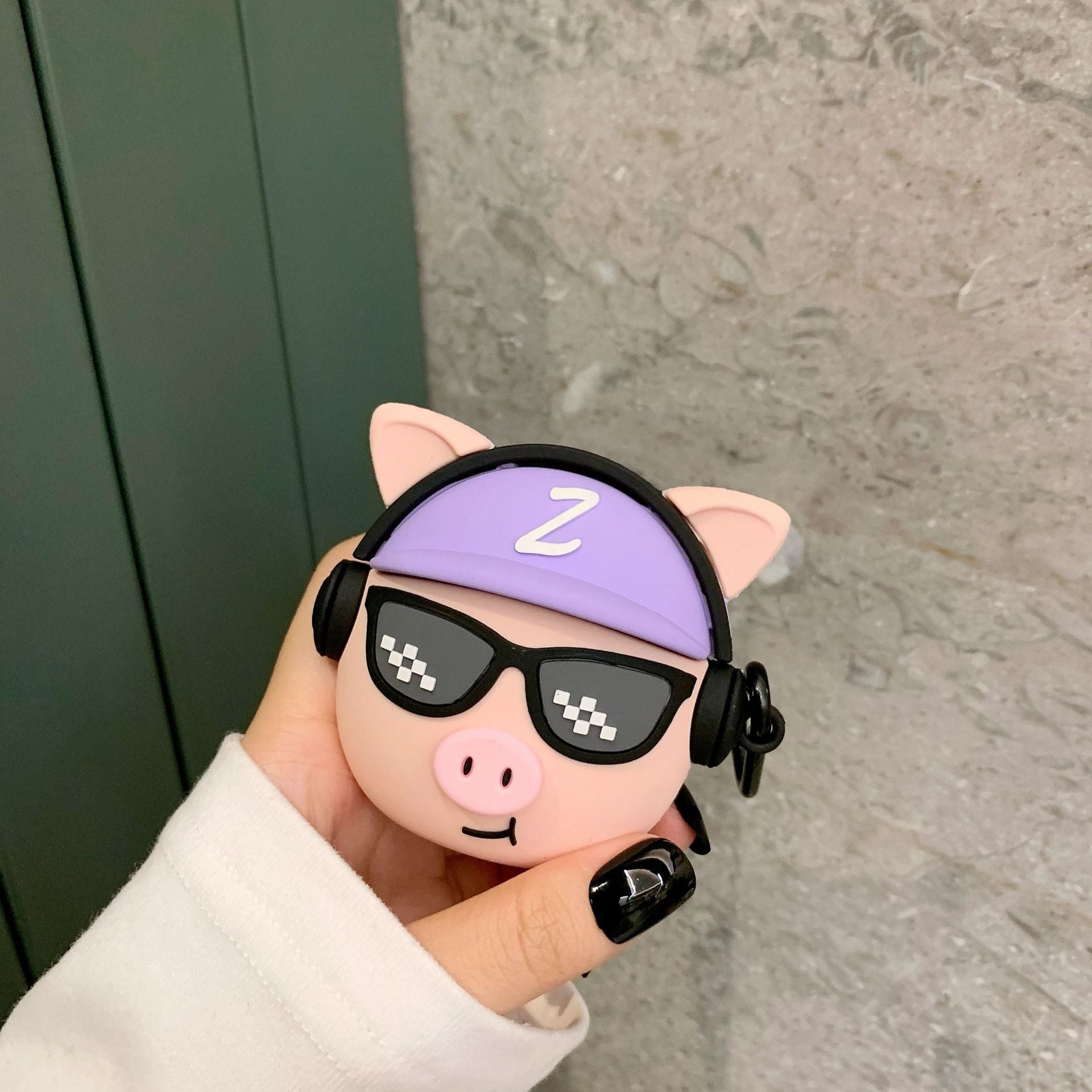 hip-hop-pig-head-airpods-pro-bluetooth-protective-cover