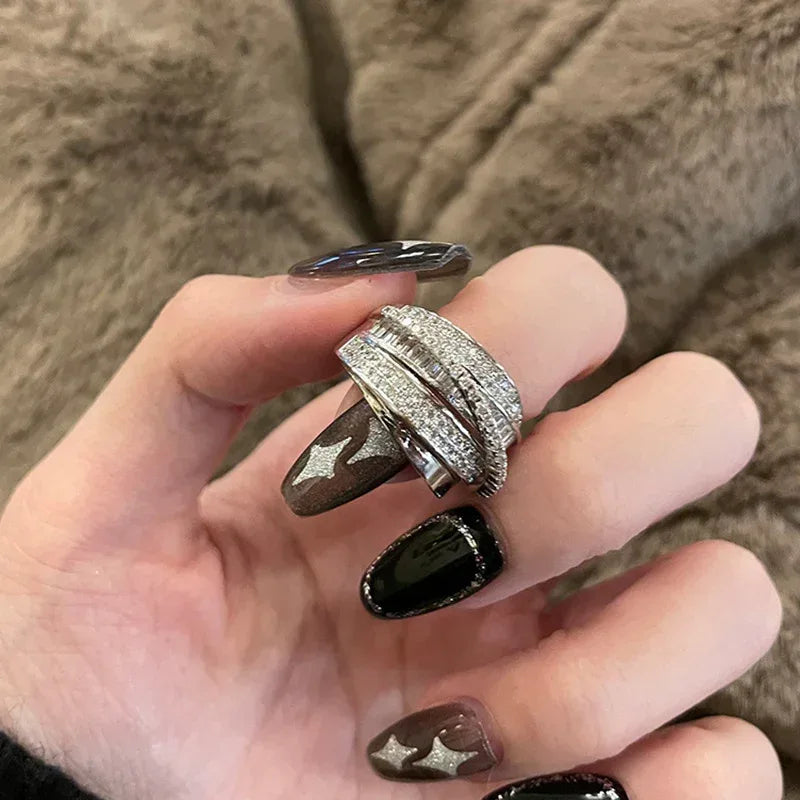 new-tide-twist-zircon-ring - Viexta