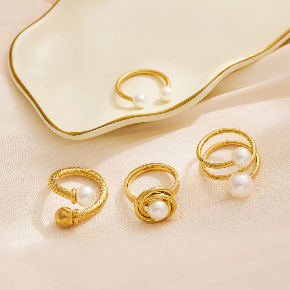 High-End Pearl And Zircon Ring