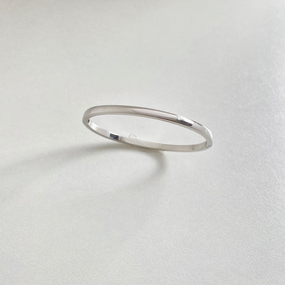 Retro Minimalistic Buckle Bracelet