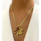 Fashion Exaggerated Stainless Steel Flower Pendant Necklace - Viexta