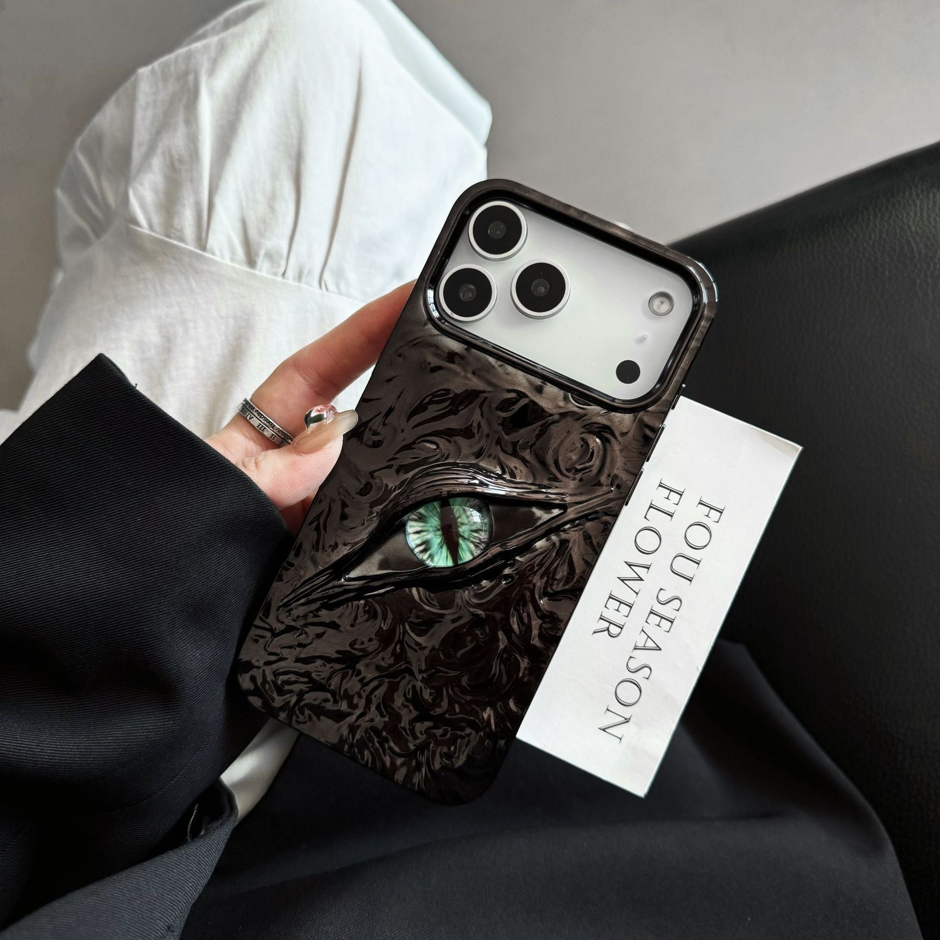 High-grade Electroplated Tin Paper Pattern Stereo Eyes iPhone Case