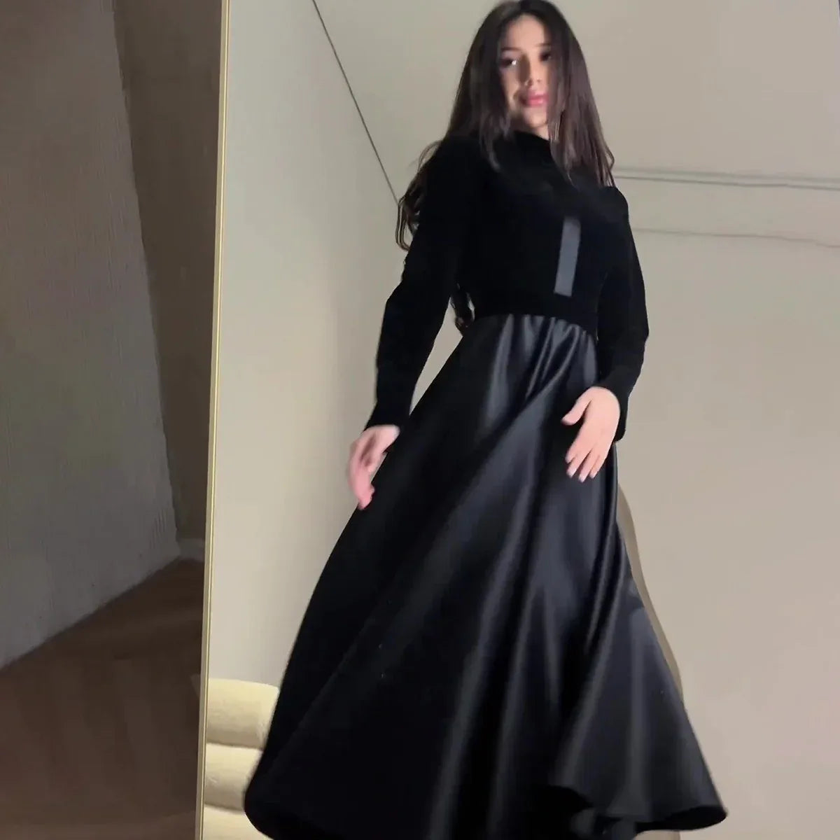 Gold Velvet Round-neck Long-sleeved Dress - Viexta