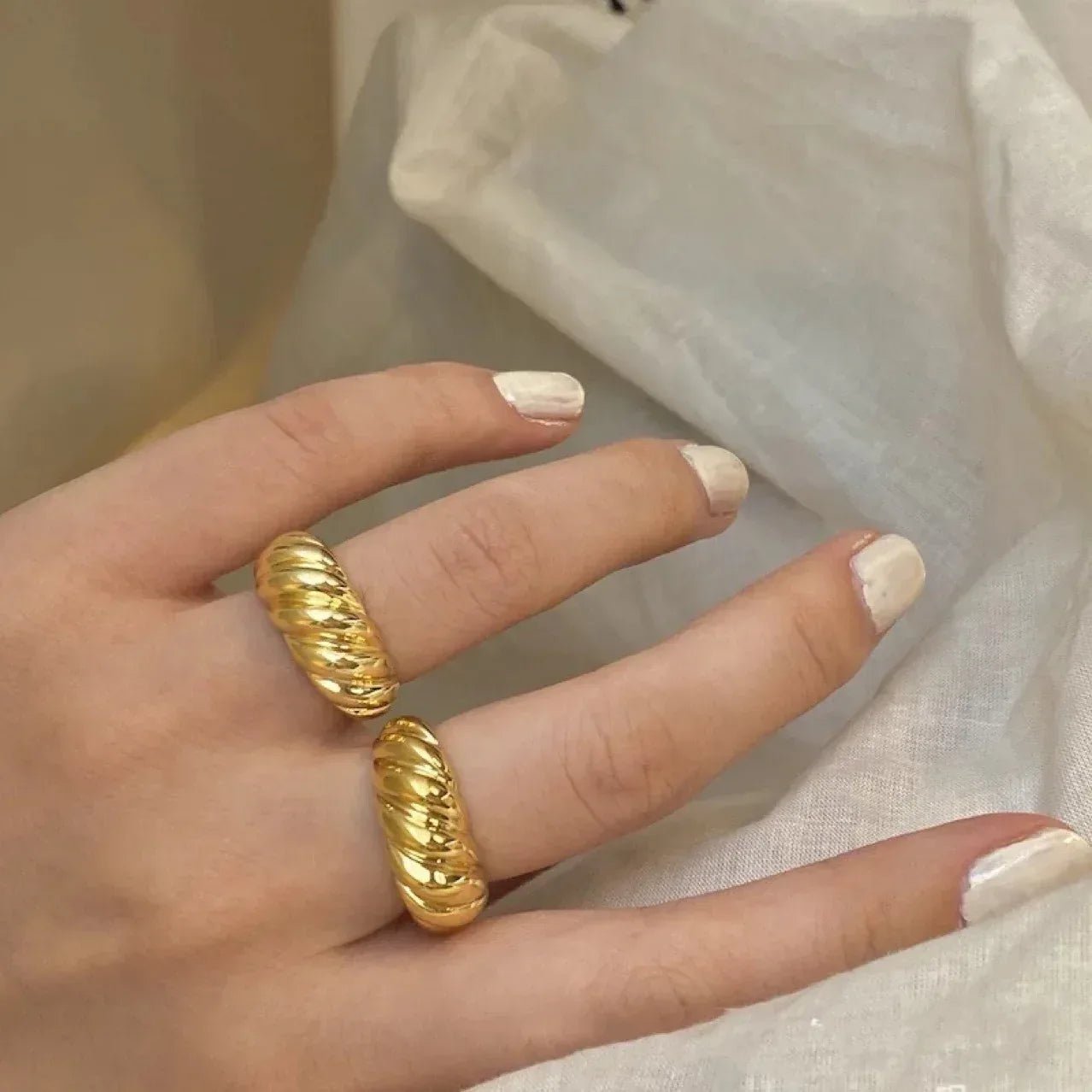 niche-horn-titanium-steel-18k-gold-plated-ring - Viexta