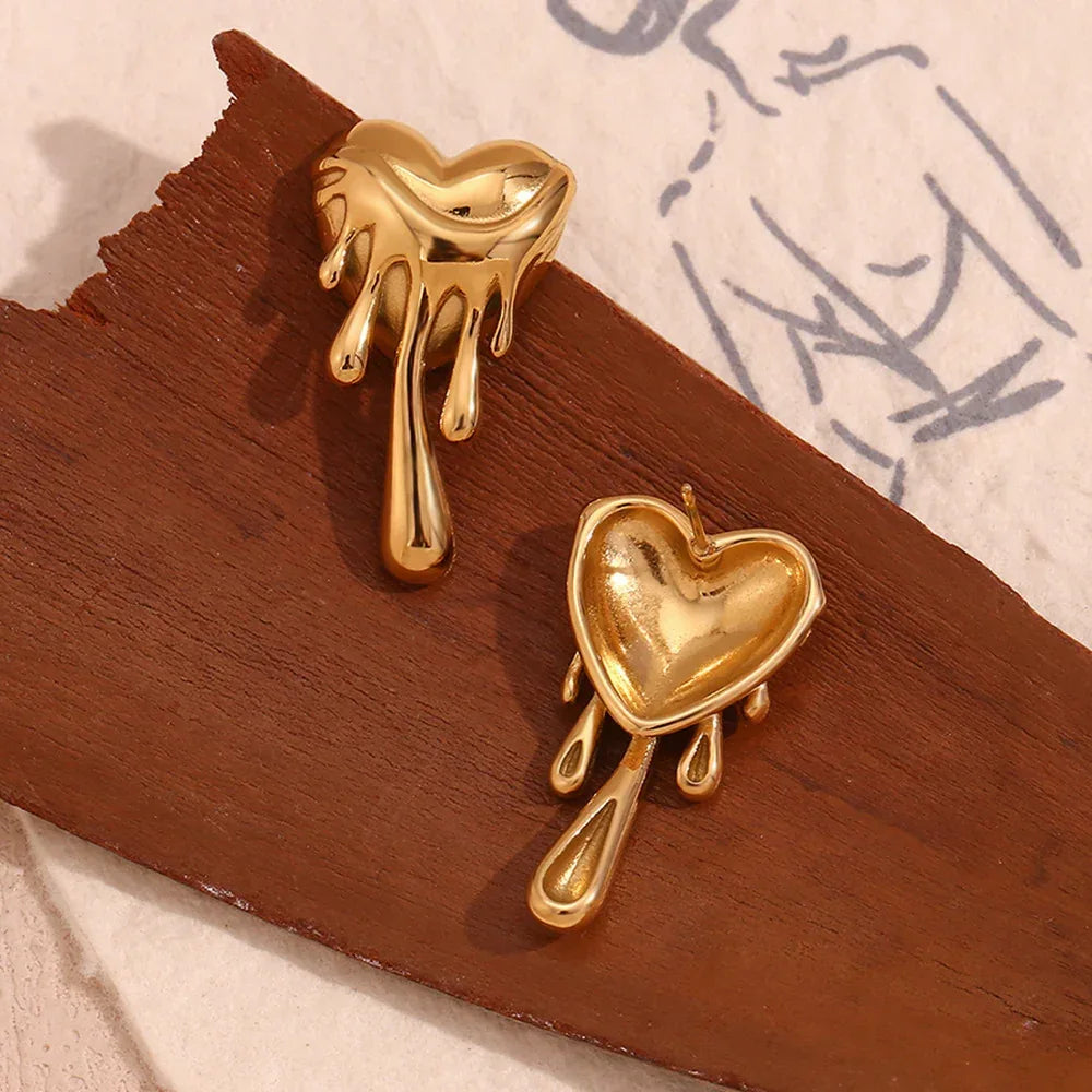 Elegant Heart Stud Earrings - Viexta