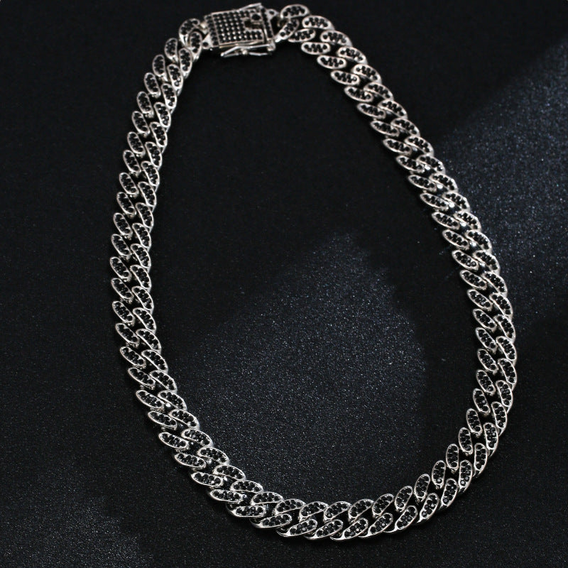 diamond-inlaid-necklace